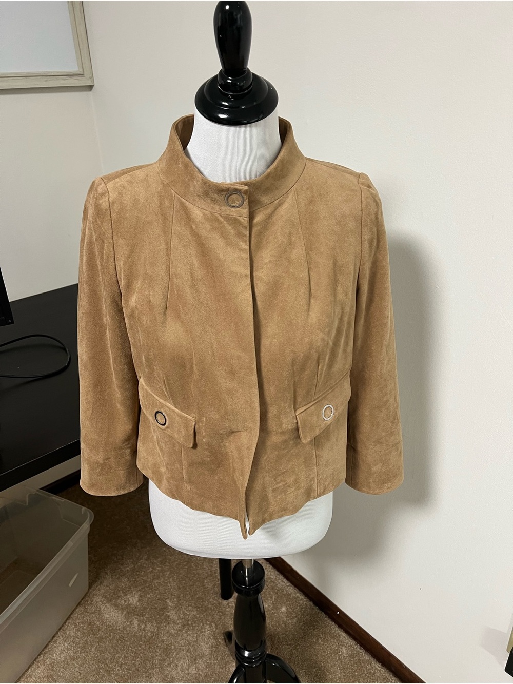Chico black label Women's Tan Suede Cropped Jacket